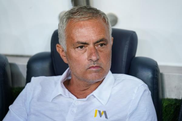 穆里尼奥:我希望长期执教费内巴切,目前暂不考虑执教国家队